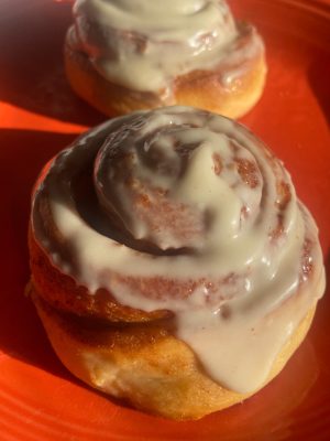 Cinnamon Rolls (4-pack)